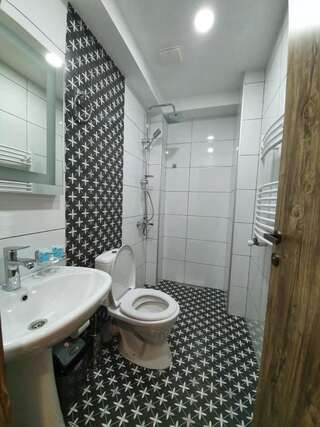 Отель Hotel Gold Kazbegi Степанцминда Стандартный семейный номер-5